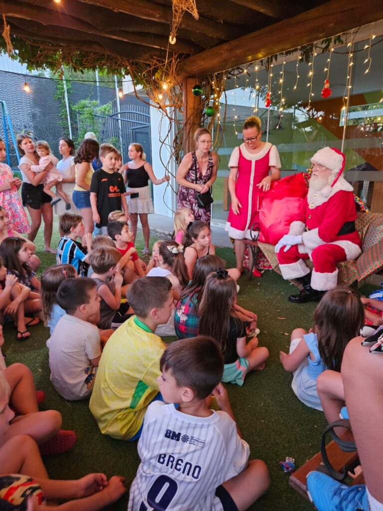FESTA DOS VIZINHOS COM CHEGADA DO PAPAI NOEL